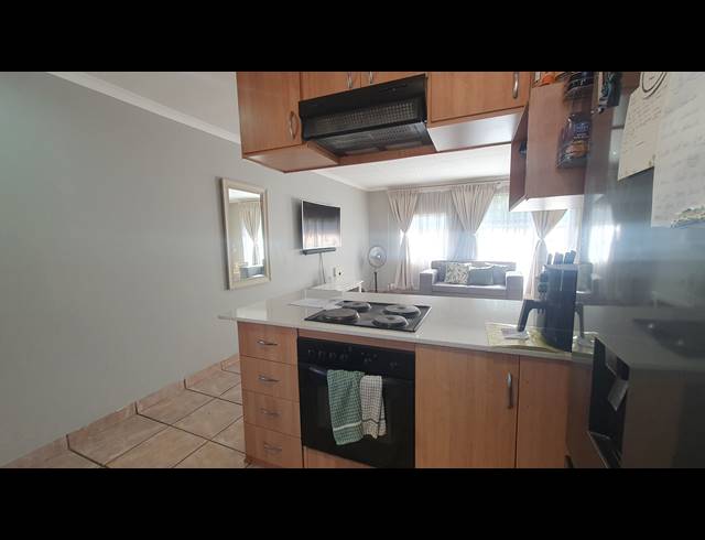 2 BEDROOM SECTIONAL TITLE FOR SALE IN VERWOERDPARK